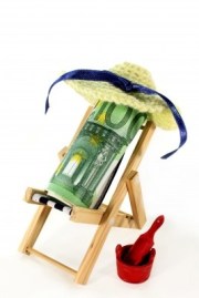 money-in-deckchair-123rf-115920262